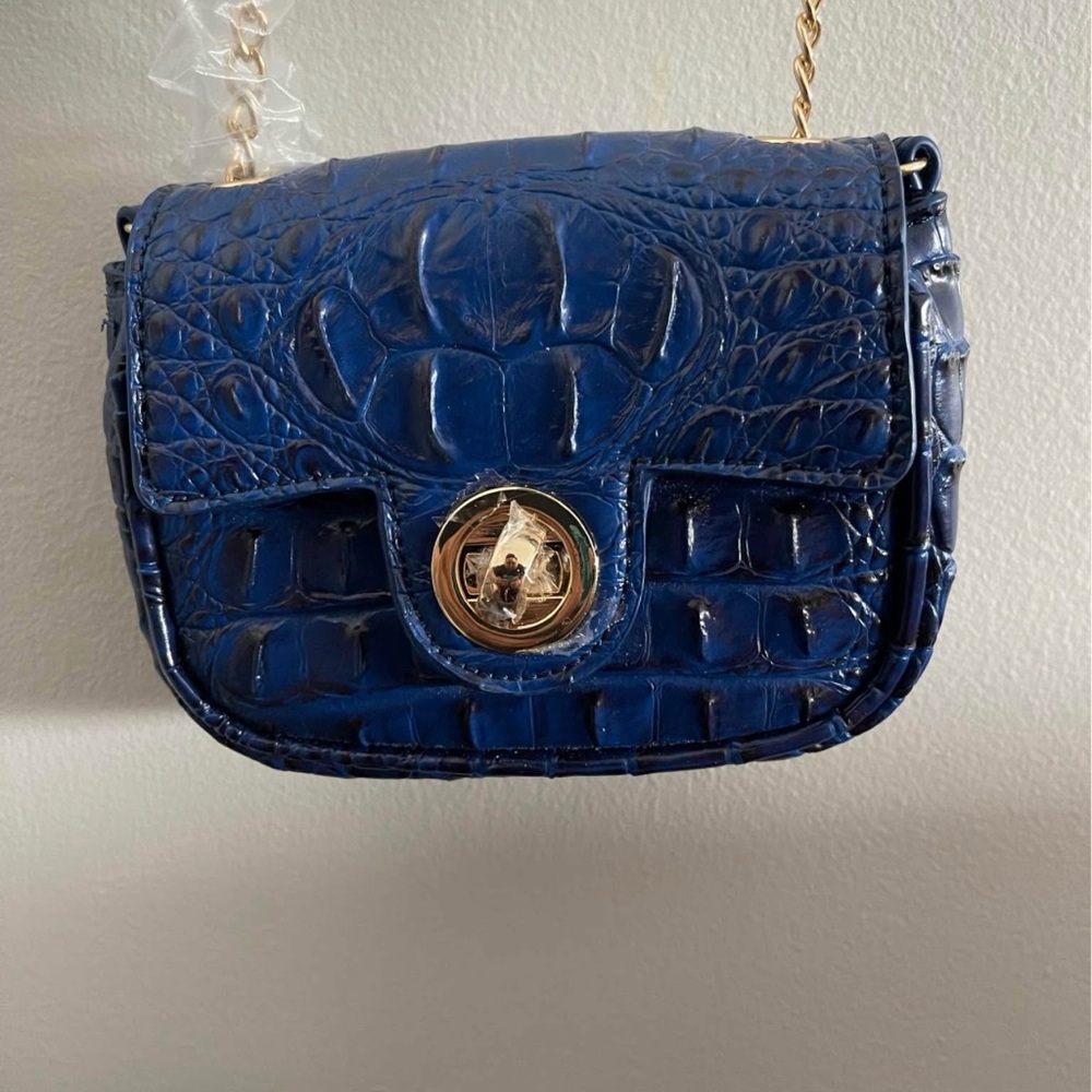Elegant Blue Crocodile-Embossed Women's Bag